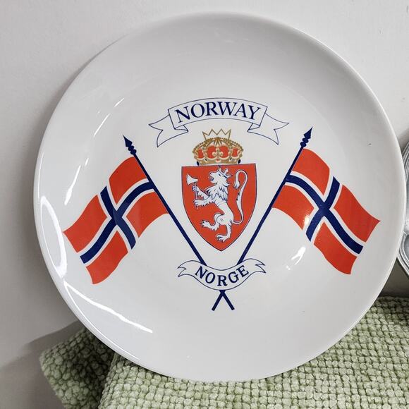 VTG Norway Norge Souvenir Wall Plates Lot  2 PZ Pewter & Porcelain Nordic Decor - Picture 3 of 10